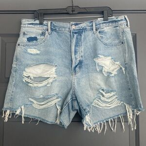 NWT American Eagle 90s Boyfriend Jean Shorts
